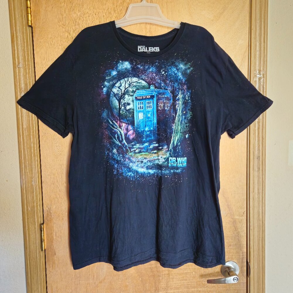 Dr Who & the Daleks T Shirt 2XL Short Sleeve